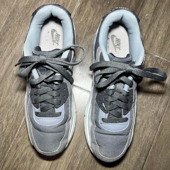 Nike Grey and Black Trainers - Picture 1 of 7